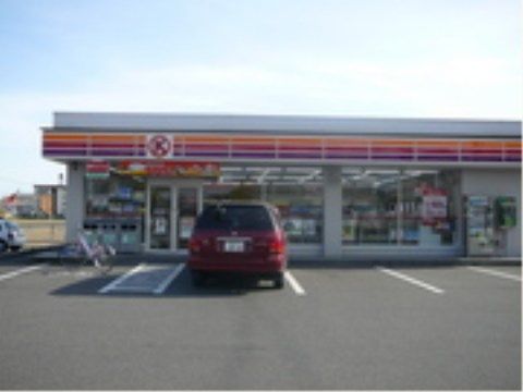 ニチイケアセンター茜部の周辺環境。毎日をより快適に、便利にお過ごしできるコンビが近隣にございます。