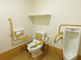 バリアフリーのトイレ設備が整備された部屋
