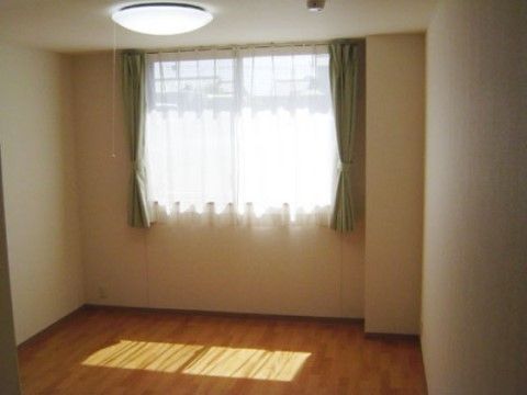 ニチイケアセンター富士厚原の居室。完全個室制となっている居室では毎日を自分らしくお過ごしいただけます。