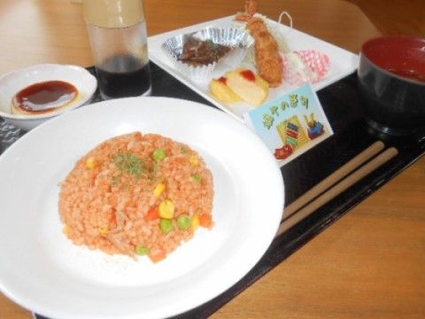 「ニチイケアセンター仙台市名坂」の大人のお子様ランチ。子供に合わせたお食事メニューなので、食べるのが苦手な方も大丈夫。