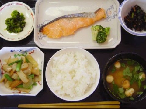 ニチイケアセンター仙台若林の食事。栄養バランスの整ったおいしいお食事をご提供しております。