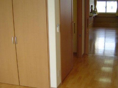 ニチイケアセンター仙台若林の居室。車いすでの毎日を不自由なく行って頂ける環境配備が施されております。