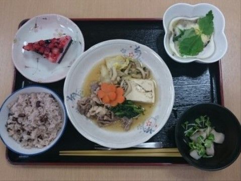 ニチイケアセンター徳力の食事。栄養バランスの整ったお食事を日々作りたてでご提供しております。