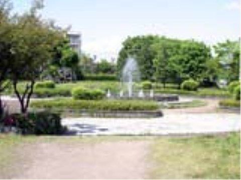 ニチイケアセンター山形桧町の公園。日々子どもたちで賑わう、明るく楽しげな公園が施設近隣にございます。
