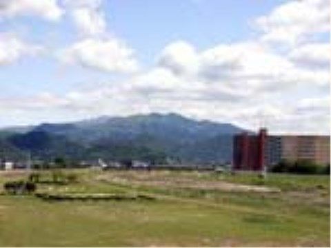 ニチイケアセンター山形桧町の周辺環境。時間をゆっくりと、優雅にお過ごしいただける豊かな自然環境がございます。