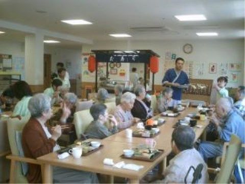 ダイニングで開催されているボランティアによるイベント
