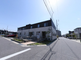 住宅街の交差点の風景