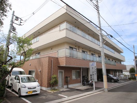 施設の外観
