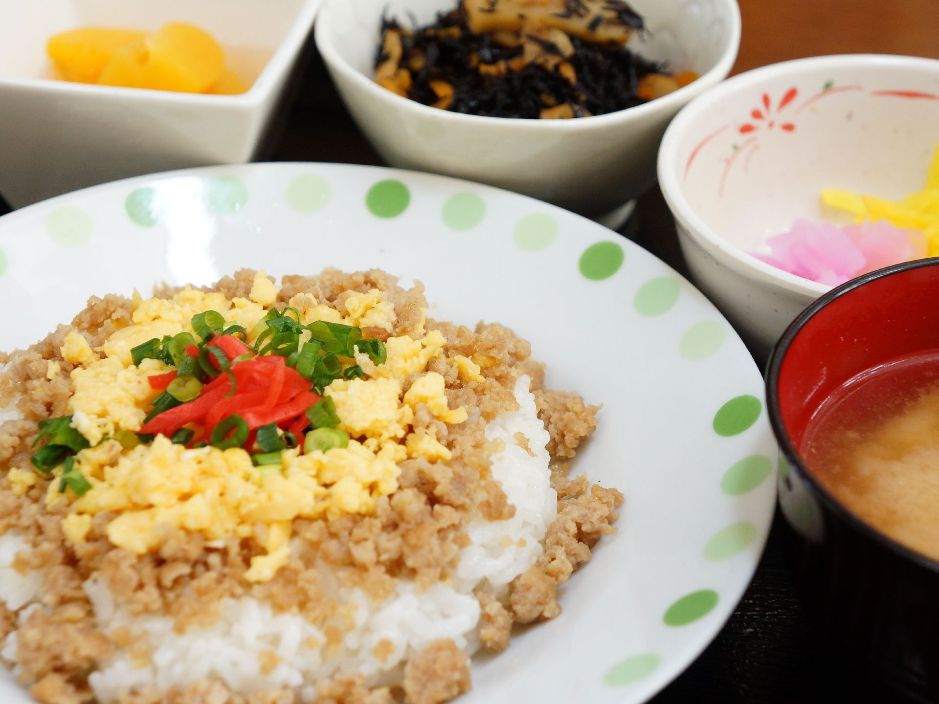 プラチナ・シニアホームいなげの日常。お料理は毎日手作りとなっており、温かいうちに召し上がっていただいております。