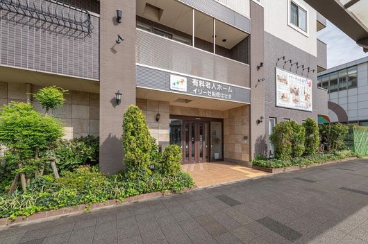 外観エントランス