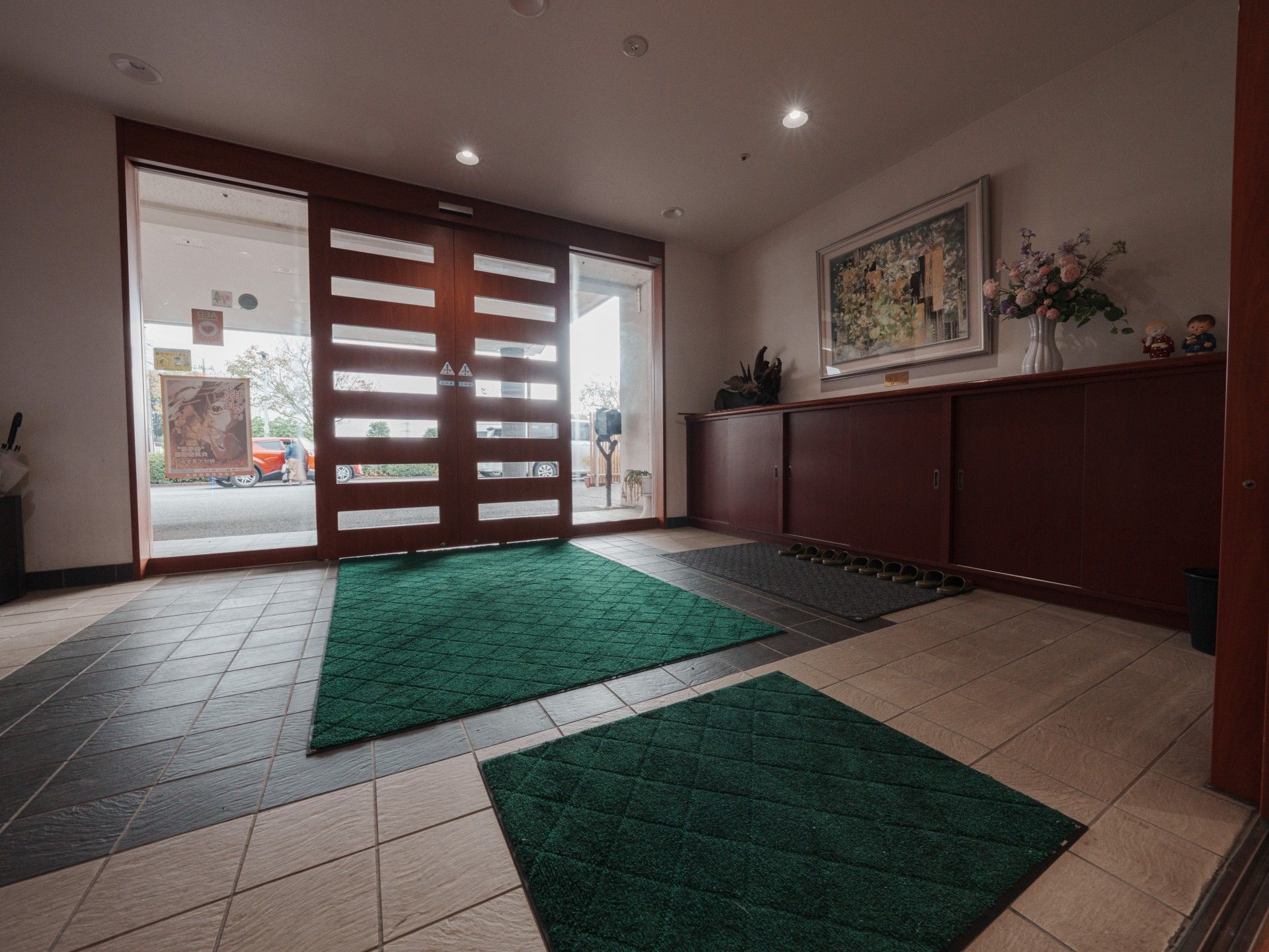 広い玄関の様子