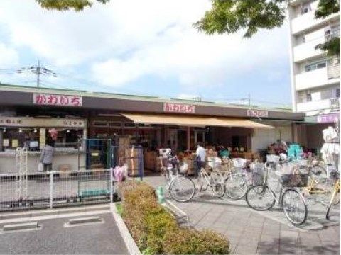 品揃えが豊富で手頃なので楽しく見て回ることができる。駐輪スペースがあるので、自転車でいくこともでき便利。