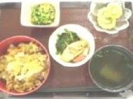 ご飯と汁物がセットになったメニュー