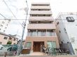 オレンジブラウンの外壁である。5階建てでマンションのような見た目のスタイリッシュな建物となっている。