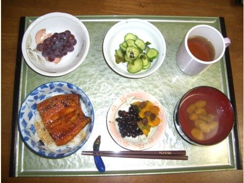 グループホームかがやき新松戸の食事。栄養バランスのとれた、おいしいお食事を毎日作りたてでご提供しております。