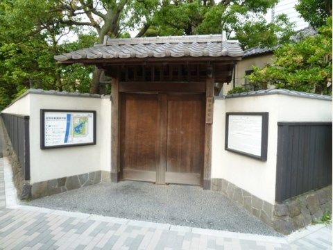 グループホームかがやき両国の旧安田庭園。由緒ある庭園も近隣にございます。気分転換にご利用いただけます。
