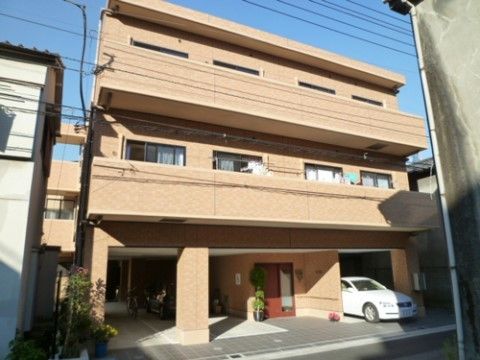 グループホームかがやき両国の日常。沢山の入居者様と毎日賑やかに、楽しい日々をお送りいただけます。
