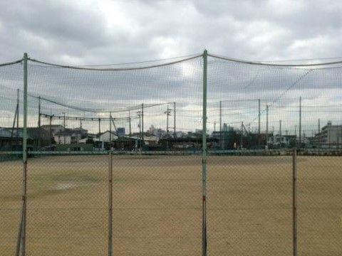 アットホームこころの周辺環境。休日は少年野球で賑わう活気あふれる公園となっております。