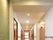 明るい廊下の風景