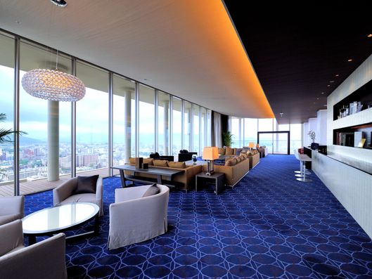 スカイラウンジ