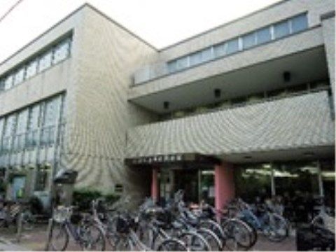 「トラストガーデン杉並宮前」の周辺環境。読書や調べ物をしたい方に、自由に通うことができる。