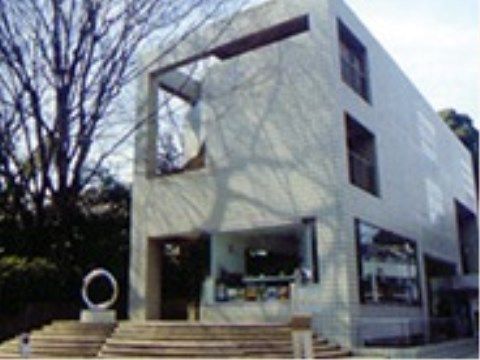 当施設の周辺にはコンサートや展示会が行われる施設があり、入居者様の余暇のお出かけ先としてご利用いただける。