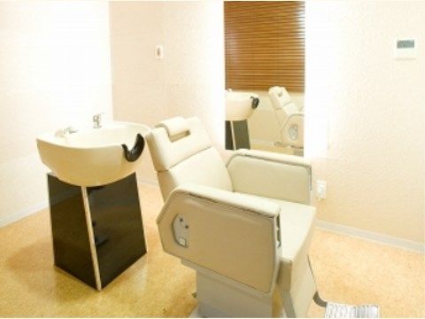 クラシックガーデン文京根津のり美容室。定期的にプロの美容師さんをお招きしての美容サービスをご提供していおります。