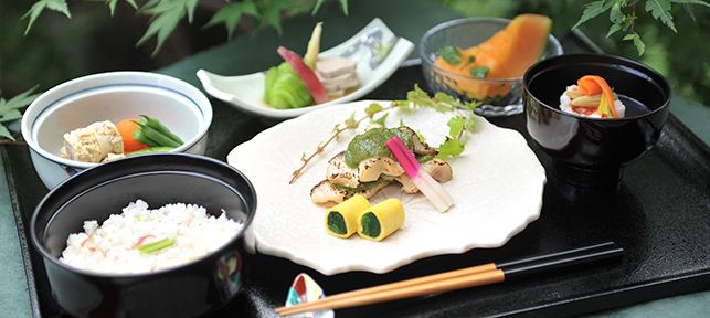 焼き魚がメインの和食のセット