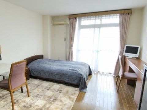 「申孝園ロータスヴィラ」居室。居室は全て完全個室制となっておりますので、毎日をご自宅のようにお過ごしできます。