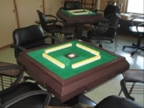 「申孝園ロータスヴィラ」娯楽室。ご自身の趣味を持ち続けていただけるよう、麻雀部屋をご用意しました。