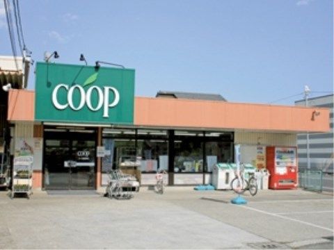 あいらの杜 茅ヶ崎の周辺環境。大きな駐車場を完備しておりますので、毎日お車でのお越しが可能となっております。