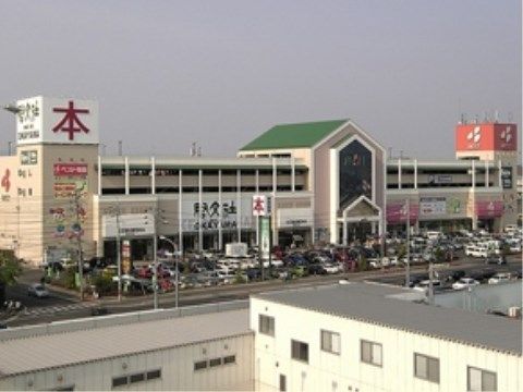 ゆったり品揃えの施設外部