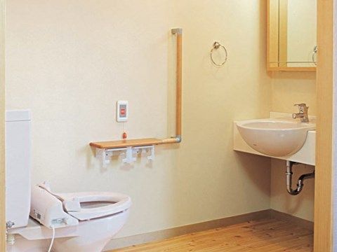 バリアフリー対応のトイレ