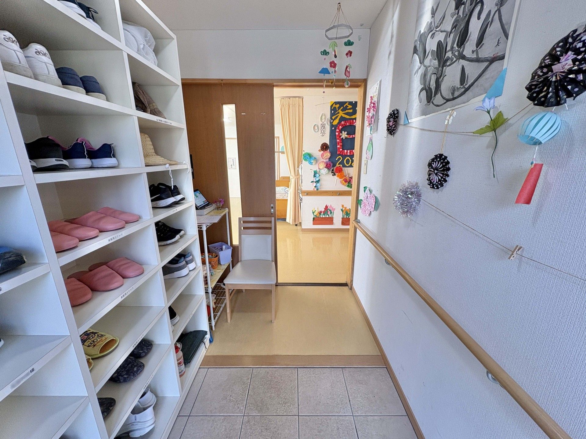 飾り付けられた廊下