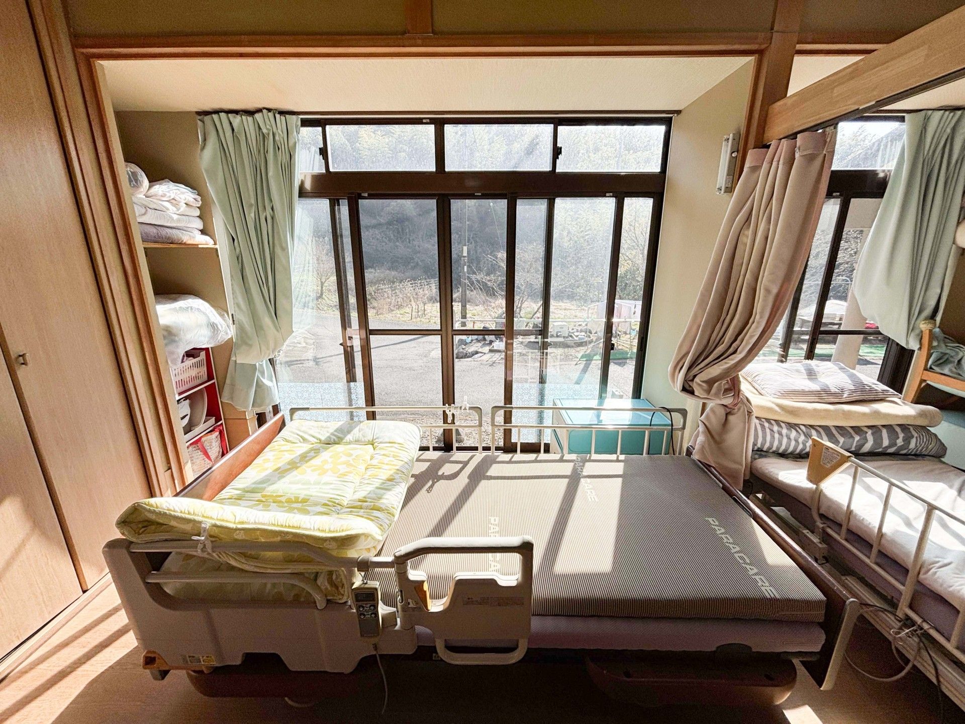 日差しが差し込む居室