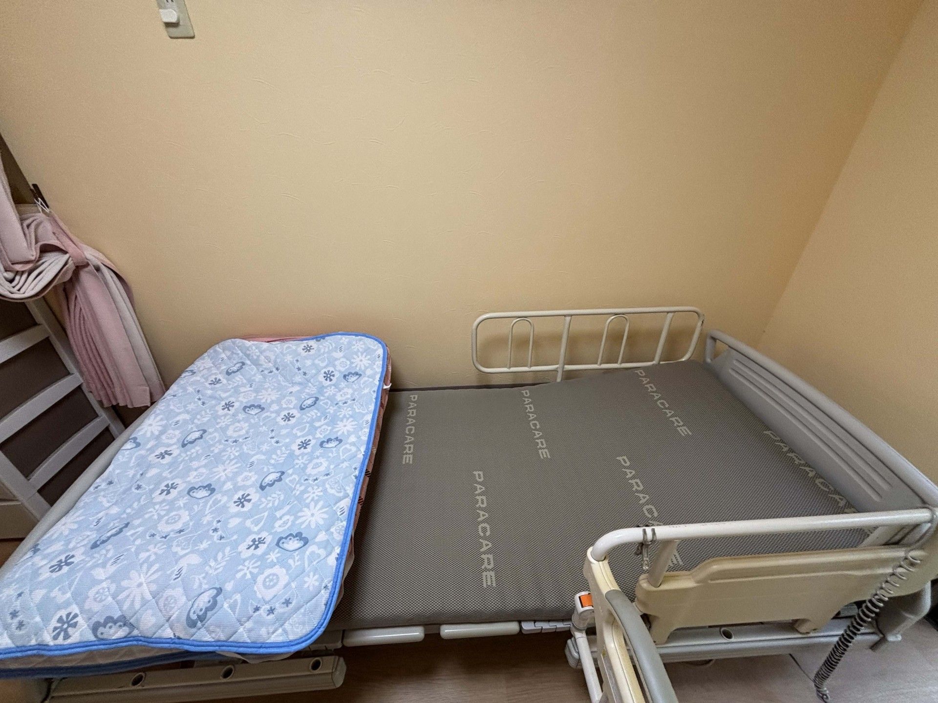 快適なベッドの部屋