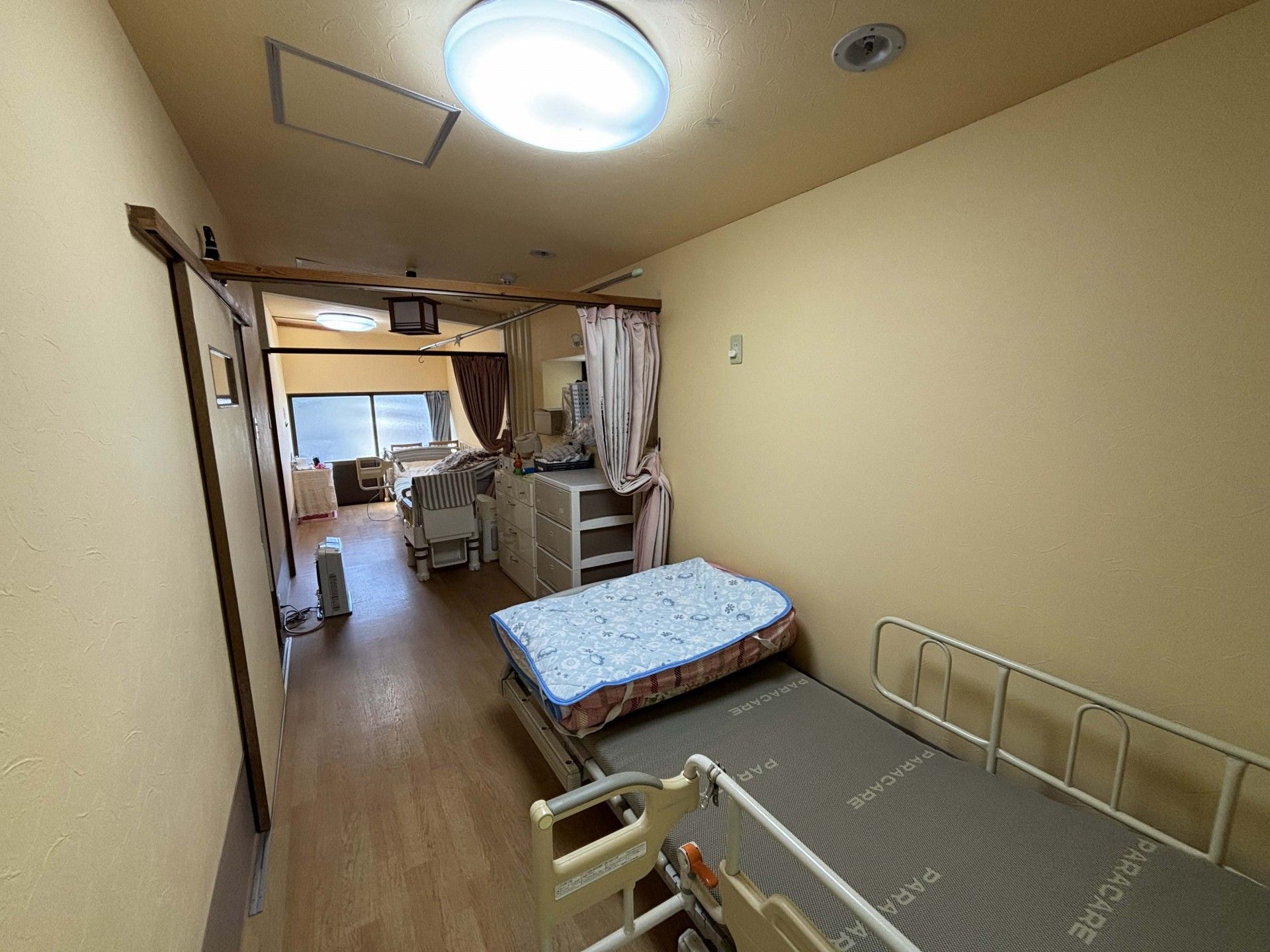 落ち着いた雰囲気の居室