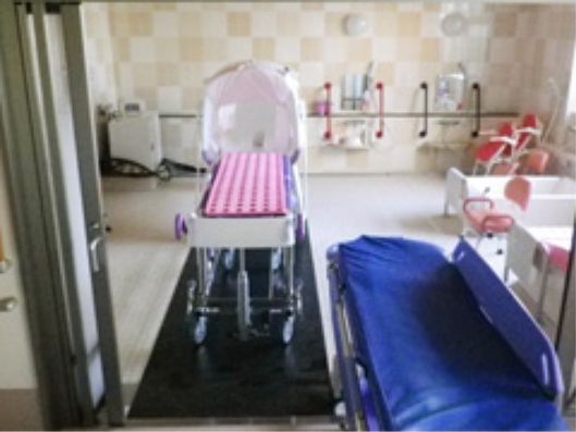 ストレッチャー式