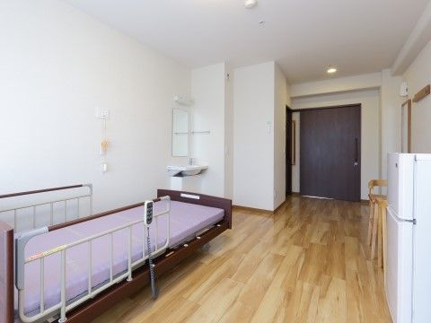 「ロイヤルレジデンス見沼」居室。ご自宅で過ごすような、快適な空間をご用意しました。