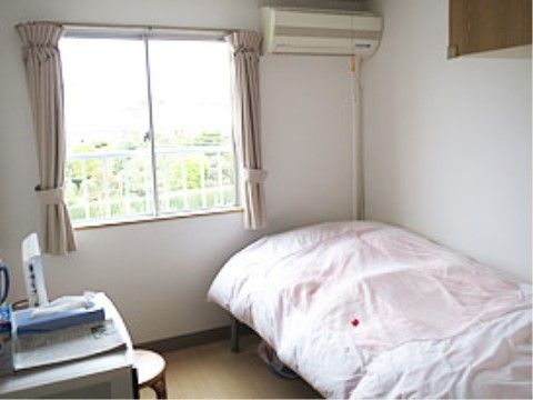 ウェルネス笹野の居室。居室を完全個室制としておりますので、毎日を自分らしくお過ごしいただけます。