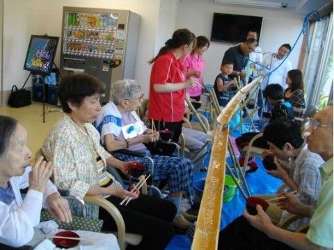 多世代活動の様子