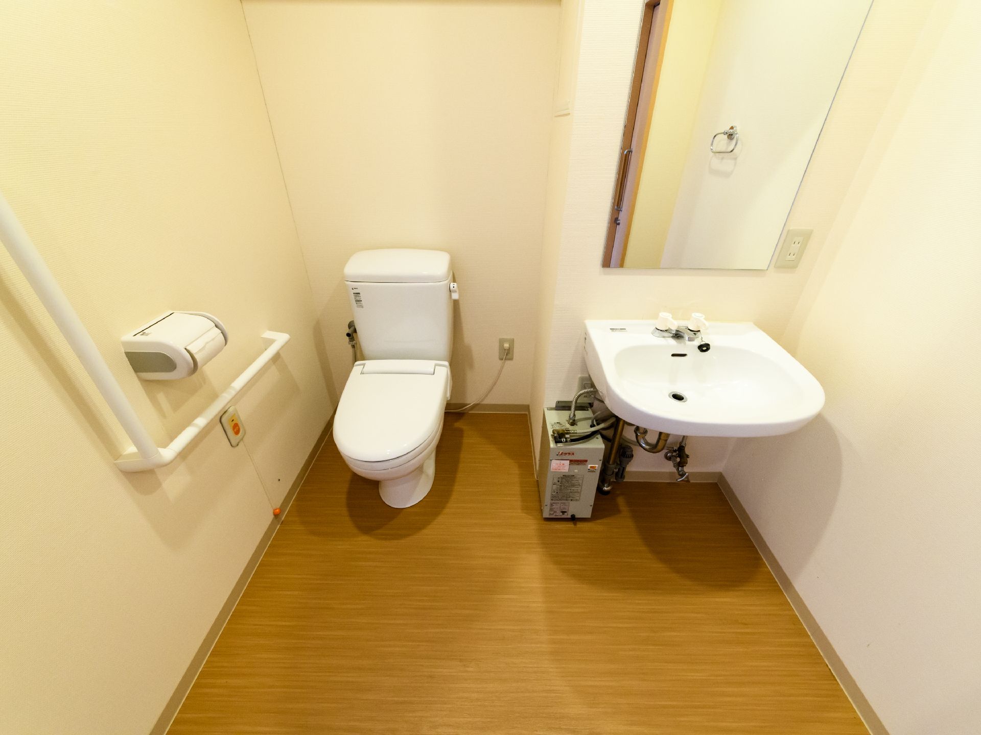 水栓は、お湯と水のレバー式になっている。水の量や温度の設定を簡単に変えられるのがレバー式水栓である。