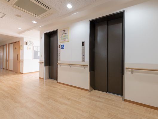 エレベーターー