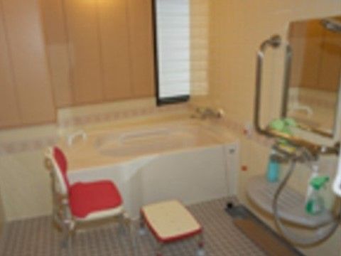 アコード布施の浴室。プライバシーを守りながらご自宅のように快適にご入浴をしていただける個浴室となっております。