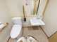 介護施設の明るいトイレ設備