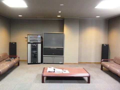 複合施設 ホーム・スイートホームきらり（介護付・住宅型併設）の娯楽室。日々の生活をよりいきいきと、元気にお過ごしいただける娯楽設備が充実しております。