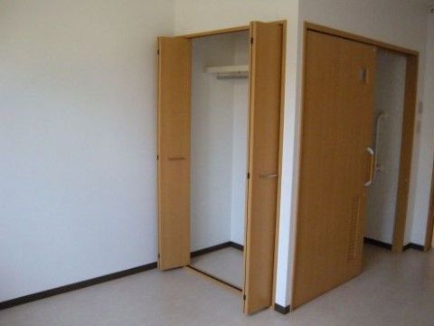 明るく広々とした居室