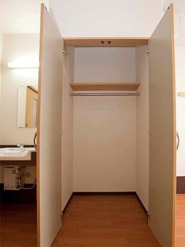 「嘉悦館」のクローゼット。収容スペースが大きく、居室に散らばることがない。