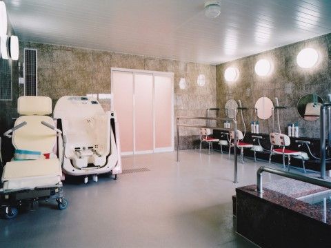 「フェリスヴィラ東茨戸」機械浴室。寝たきりの方でも安心してお風呂を楽しんでいただけます。