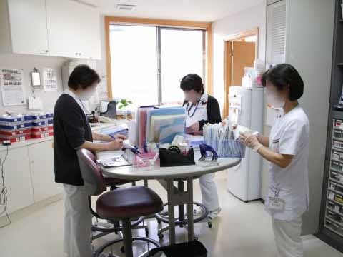 「フェリスヴィラ東茨戸」事務スタッフ。皆様が安心して生活できるように、サポート体制はきっりと整えてお待ちしています。